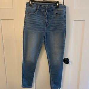 American Eagle Super High Rise Jegging